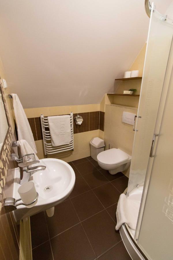 Osrodek Wypoczynkowy Iskra Hotel Piwniczna-Zdroj Phòng bức ảnh