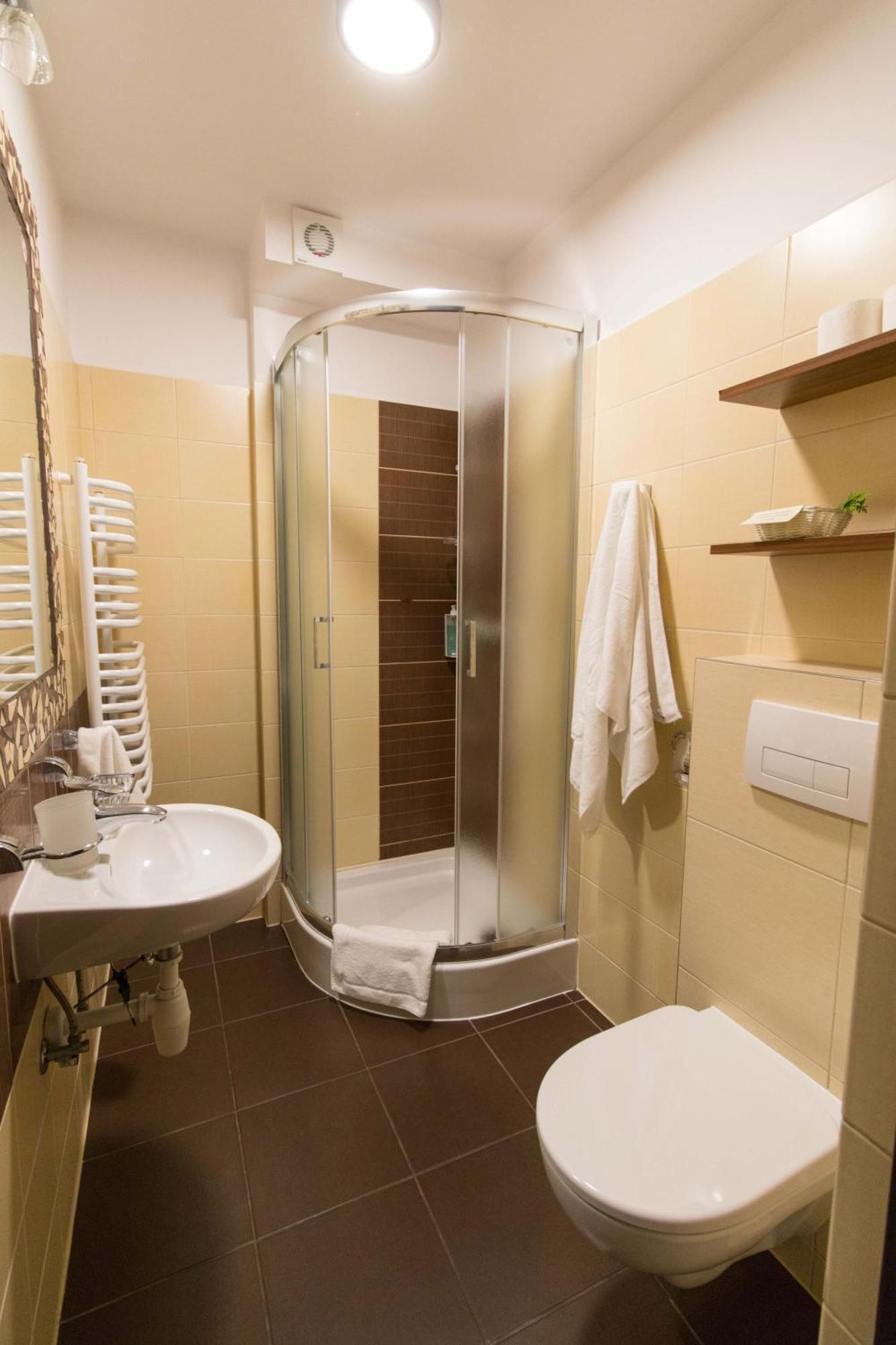 Osrodek Wypoczynkowy Iskra Hotel Piwniczna-Zdroj Phòng bức ảnh